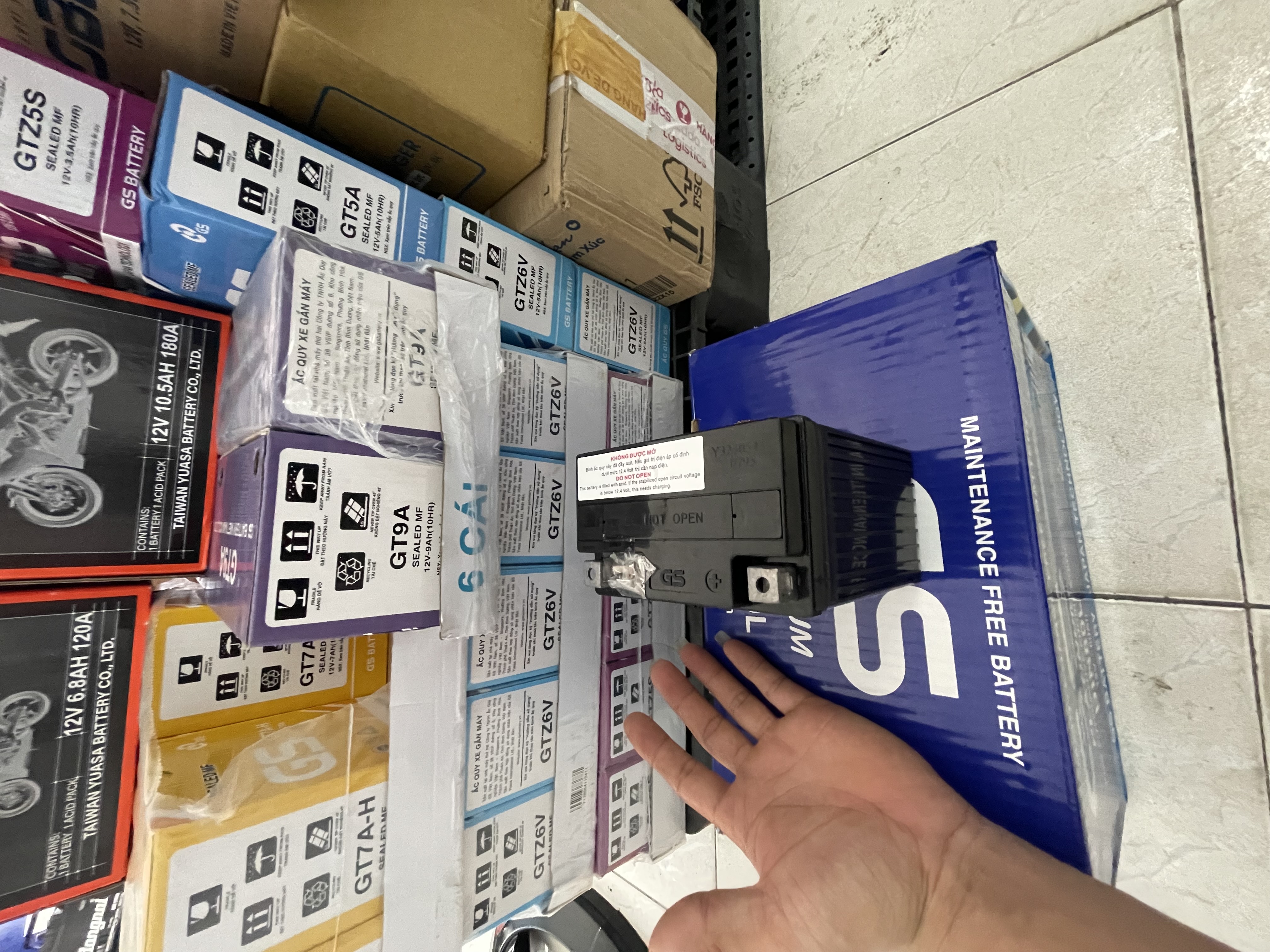 Ắc quy GSGT7A (12V-7ah) SH125 nhập,SH150 nhập ,piagio libetty, DYLAN 150