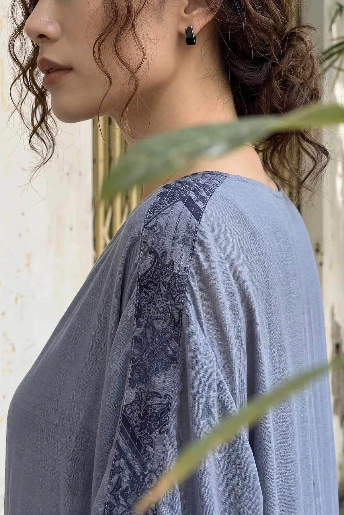 Đầm Suông Dài Kaftan Xanh Phối Hoạ Tiết Lam Vũ Dre240 thời trang Hity