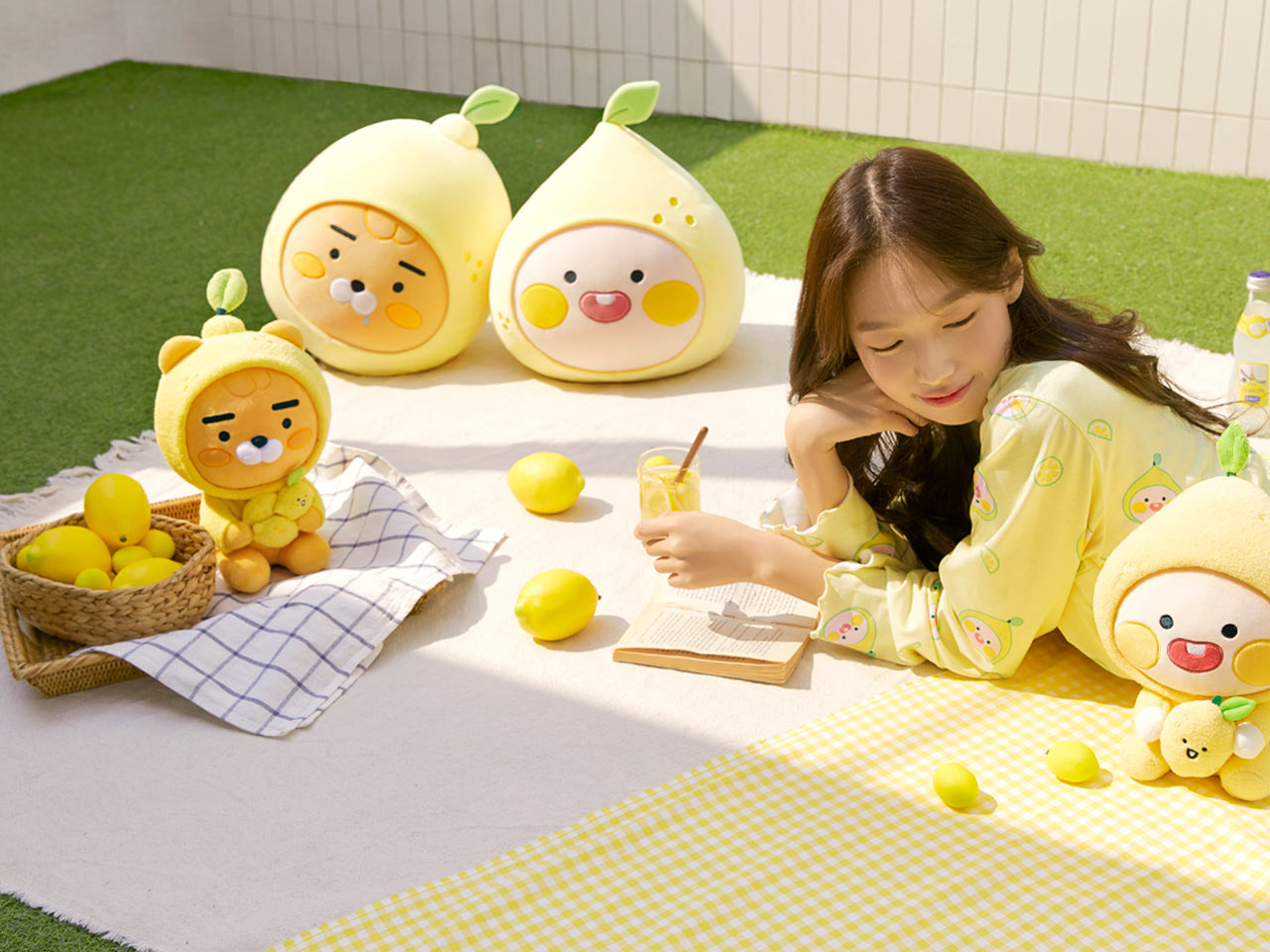 Gối Tròn Lemon Ryan Kakao Friends Chính Hãng