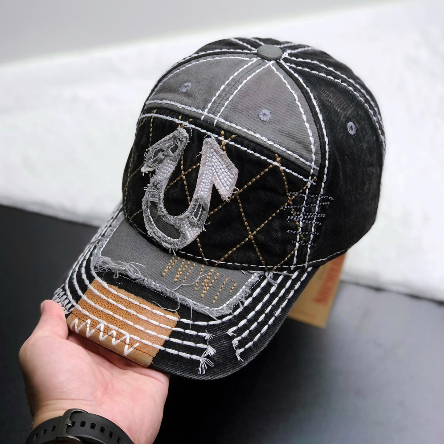 Nón nam, mũ lưỡi trai Ông Địa U rách phối vải jeans form đẹp thời trang đường phố