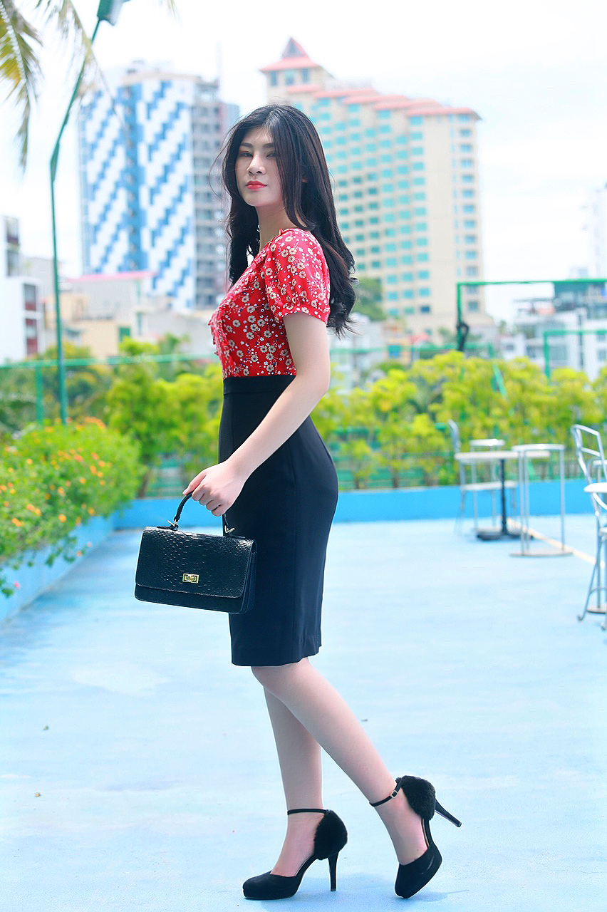 Đầm công sở phối hoa nữ cao cấp EV02
