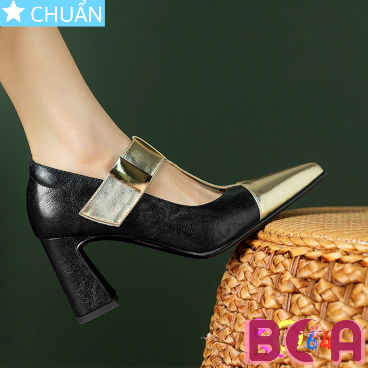 Giày nữ bít mũi gót vuông cao 7 phân RO646 ROSATA tại BCASHOP phối màu sang trọng giữa đen và vàng đồng, quai dán