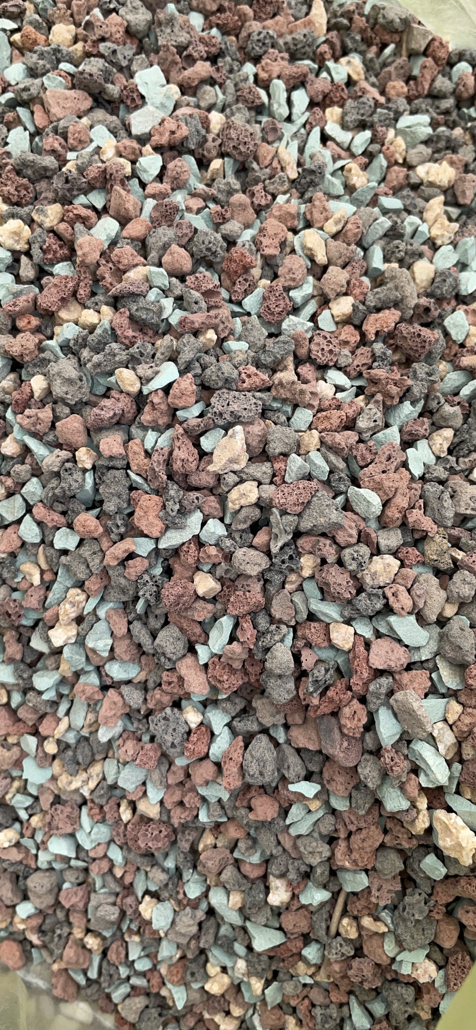 Đá cầu vồng giữ màu cho sen đá, xương rồng, cẩm nhung túi 1kg