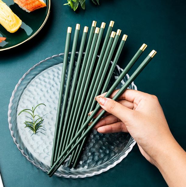Set 10 đôi đũa hợp kim màu xanh lá