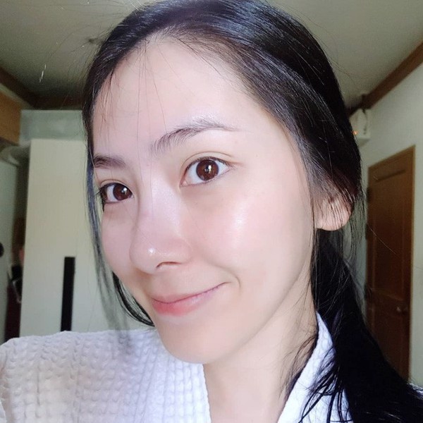 Sữa rửa mặt sạch nhờn chiết xuất táo đỏ Beauskin Hàn quốc