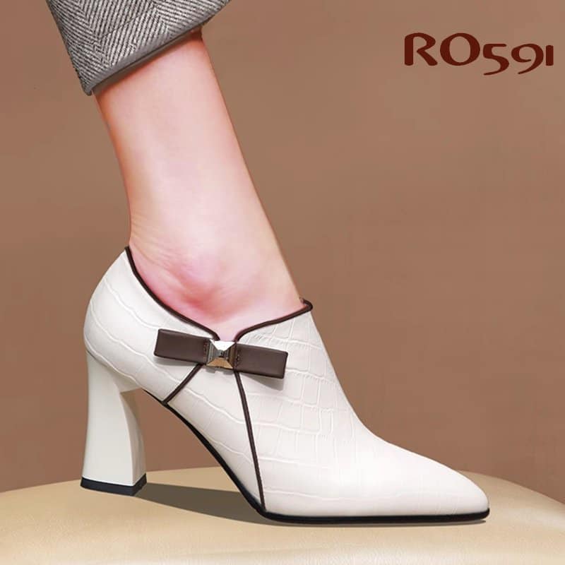 Boots thời trang nữ cổ thấp đính nơ, da vân, mũi nhọn ROSATA RO591 - 7p - HÀNG VIỆT NAM - BKSTORE