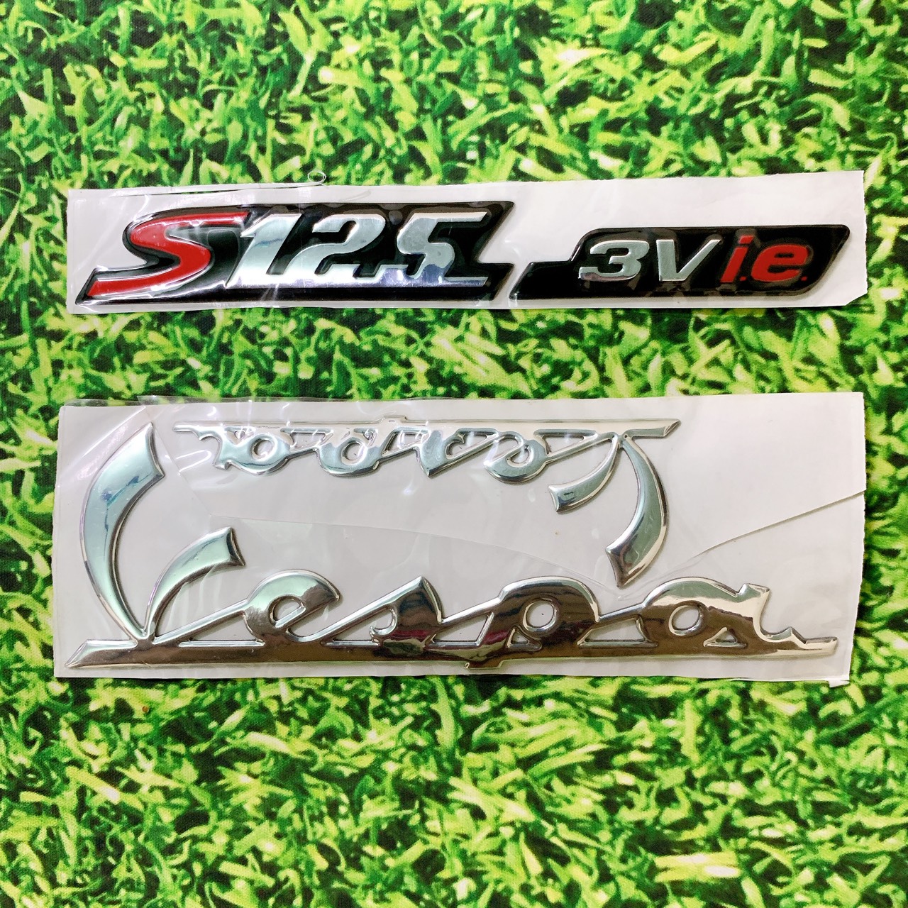 Tem chữ nổi xe Vespa S125 3Vie