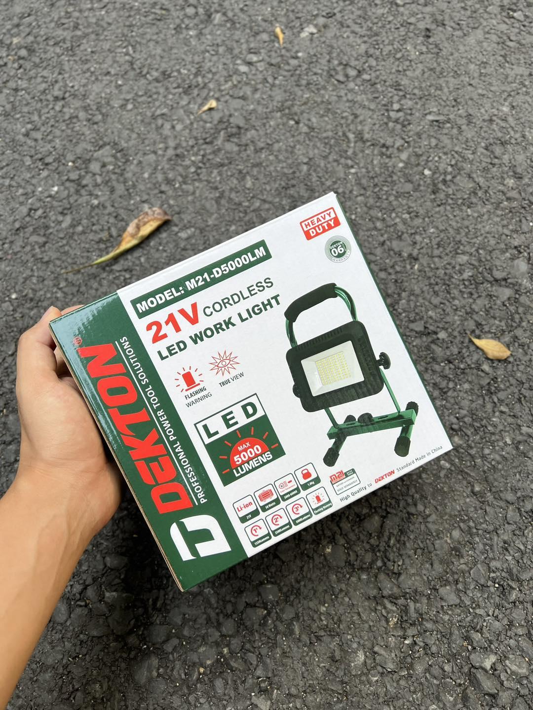 Đèn công trình pin 21V Dekton M21-D5000LM -HÀNG CHÍNH HÃNG