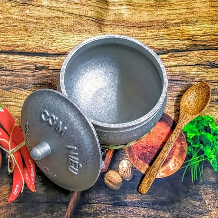 Thố niêu GANG, Nồi cơm niêu bằng gang. Dụng cụ bếp dùng kho quẹt, cơm cháy giòn đều THƠM NGON. Nhà h
