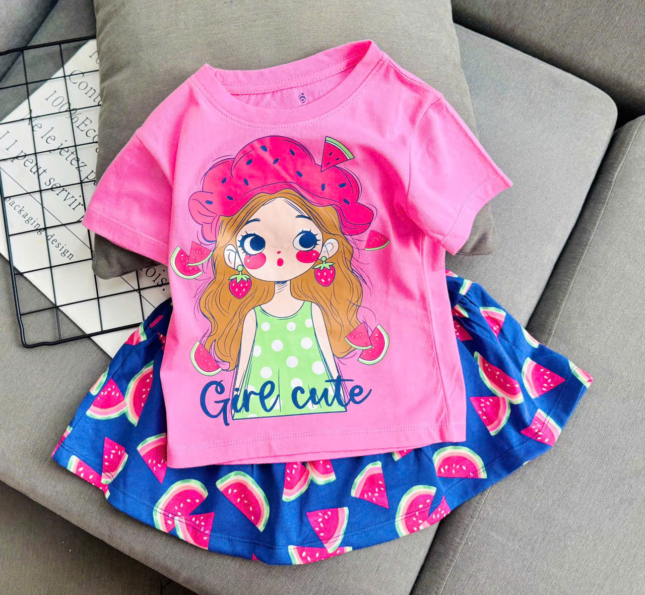 Đồ bộ bé gái, Bộ quần giả váy cho bé gái labubu gấu dâu capybara kuromi từ 10-38kg chất cotton hàng xuất mềm mịn mát