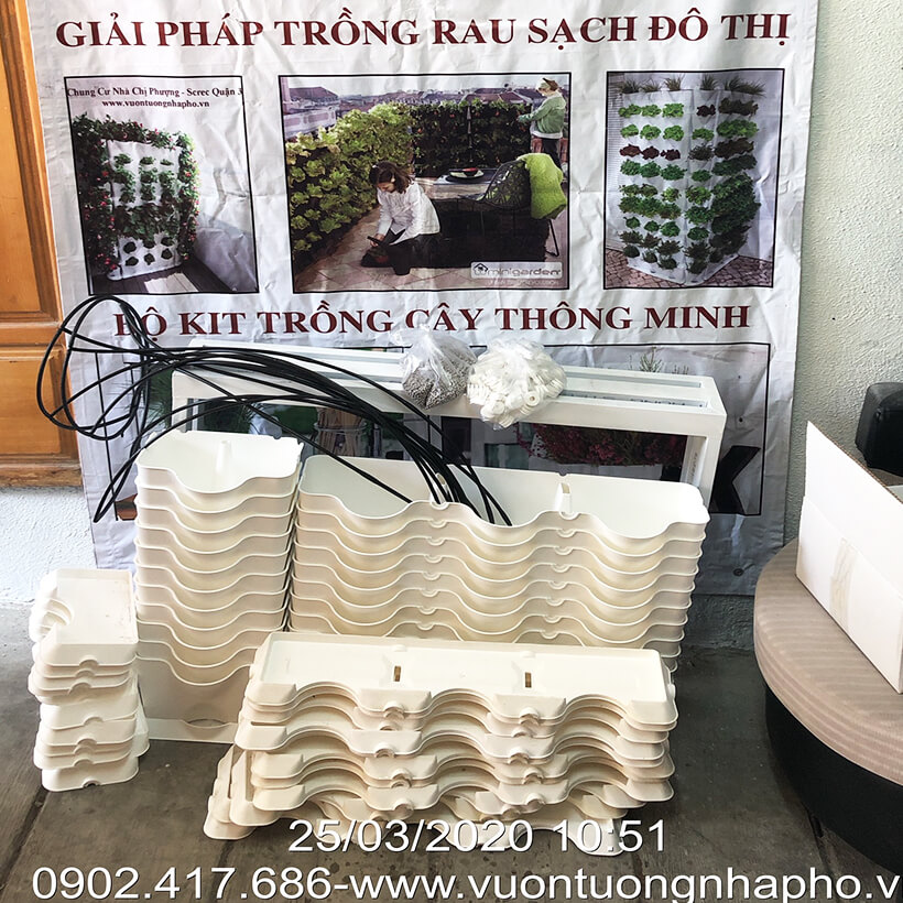 Khung Vườn Đứng Cây Ban Công dùng trồng cây xanh treo tường dạng đứng