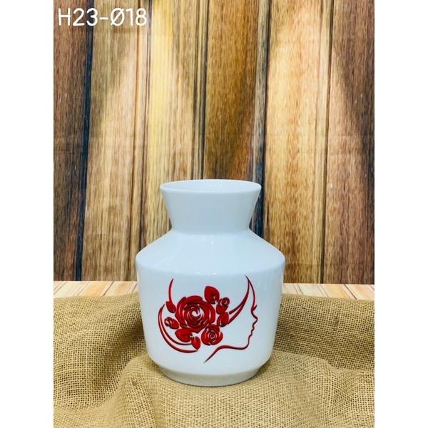 Bình cắm hoa dáng vai vuông, men sứ xương. Gốm sứ Bát Tràng.