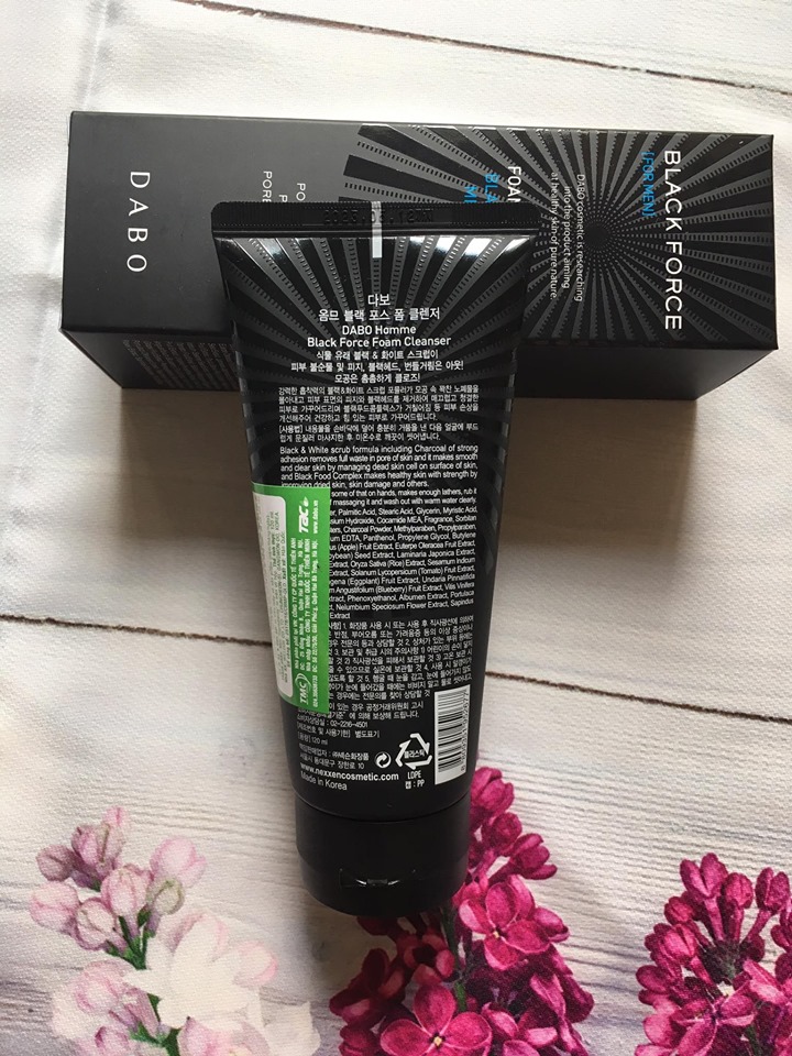 Sữa Rửa Mặt Nam Dabo Black Force Foam Cleanser Mild Scrub Than Hoạt Tính Kháng Khuẩn, Ngừa Mụn, Sạch Nhờn