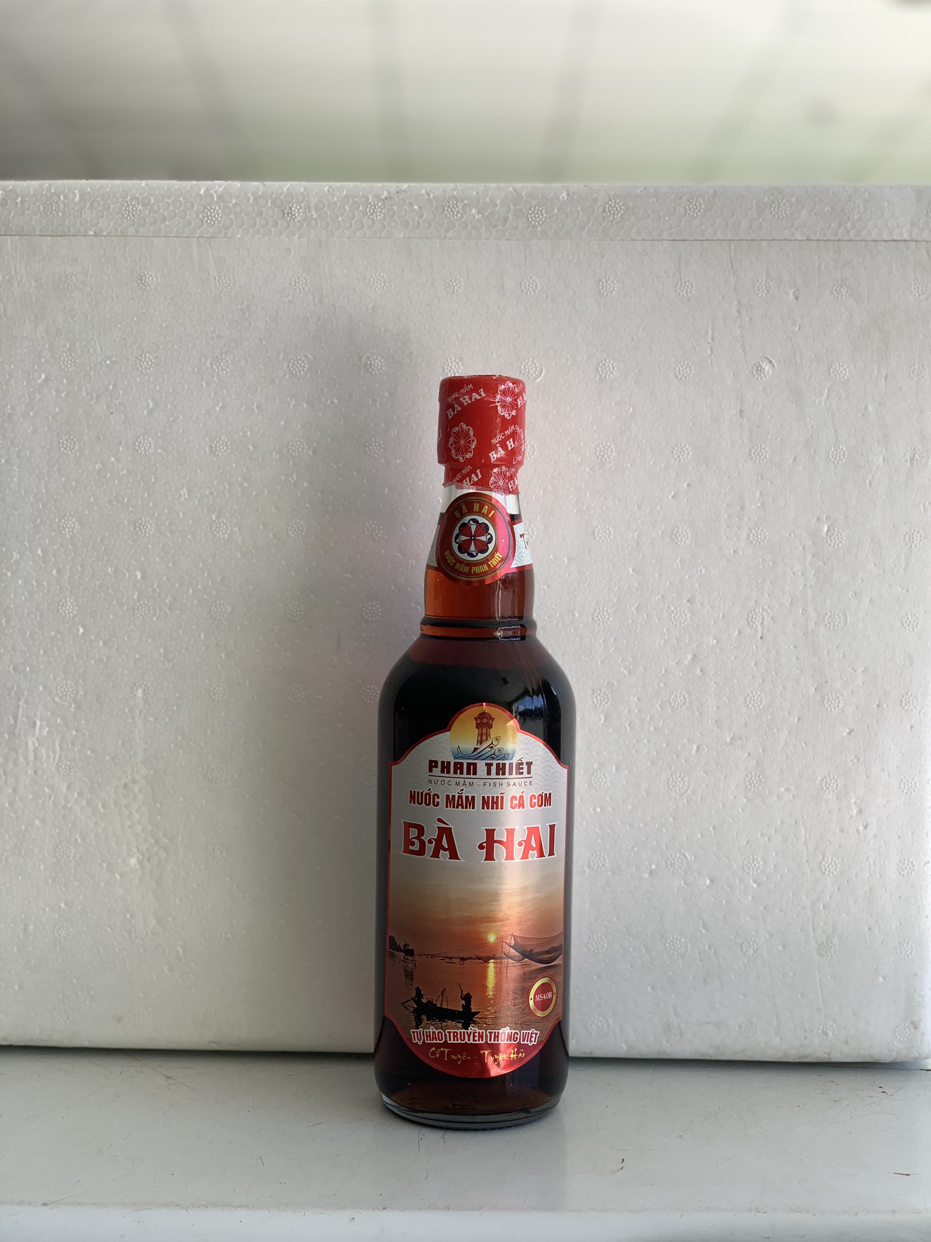 Thùng Nước Mắm Nhỉ Lú Cổ Truyền Bà Hai MS40B ( 6 chai thủy tinh x 500ml )