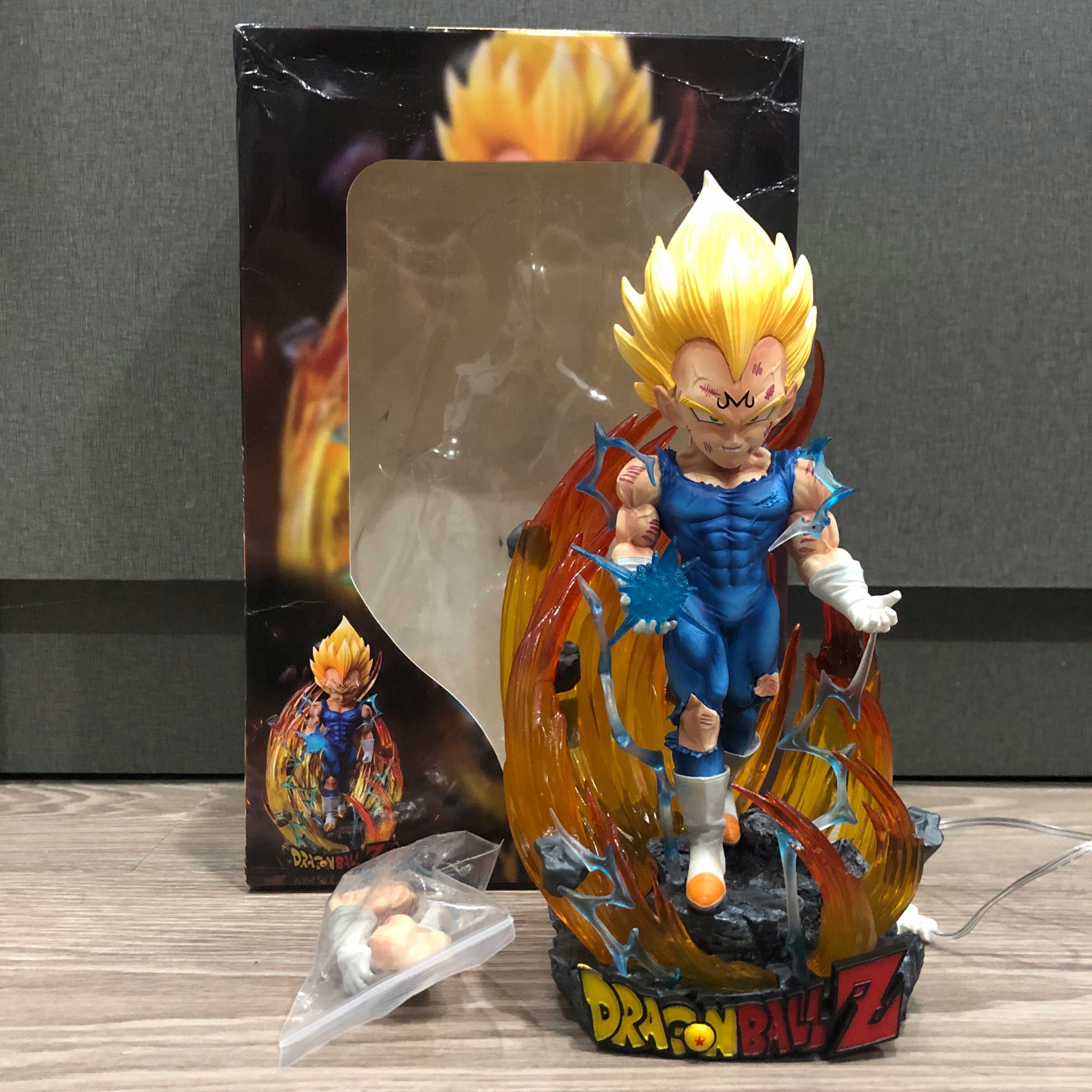 Mô hình Vegeta cực ngầu 22 cm có LED (usb) - Dragon Ball