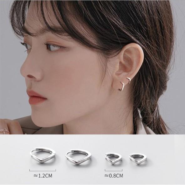 Khuyên tai bạc v nhỏ cá tính đẹp
