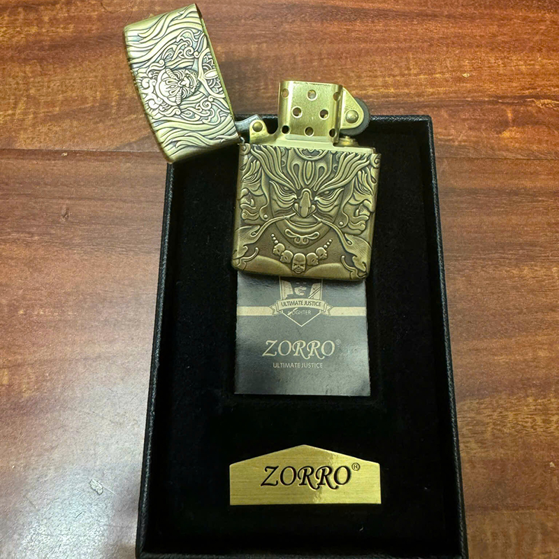 Vỏ Hột Quẹt Bật Lửa Xăng Đá Zorro Z19 Họa Tiết 3D Cực Độc Đáo Nắp Giữ Xăng Kín