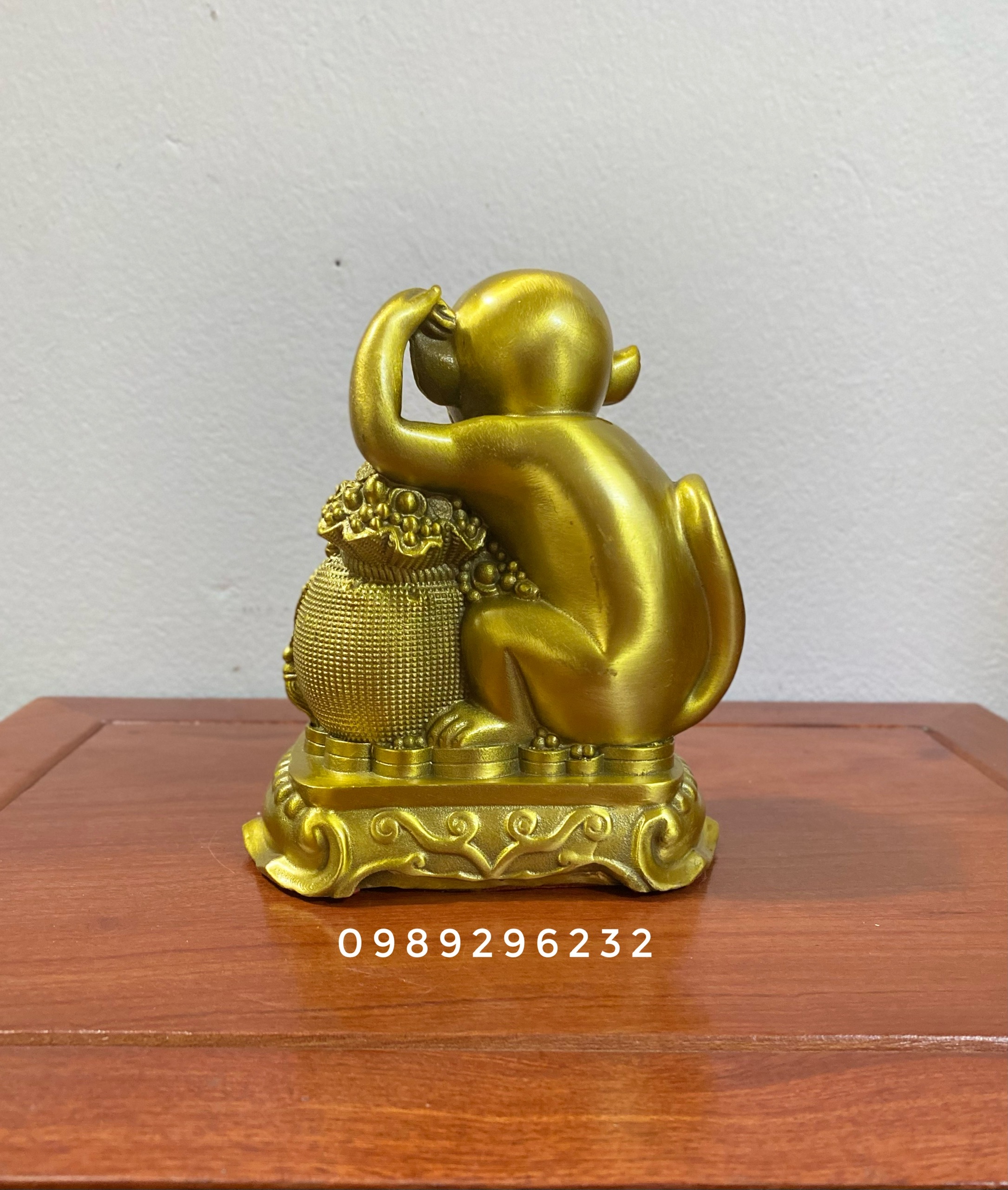Tượng linh vật Khỉ bằng đồng vàng