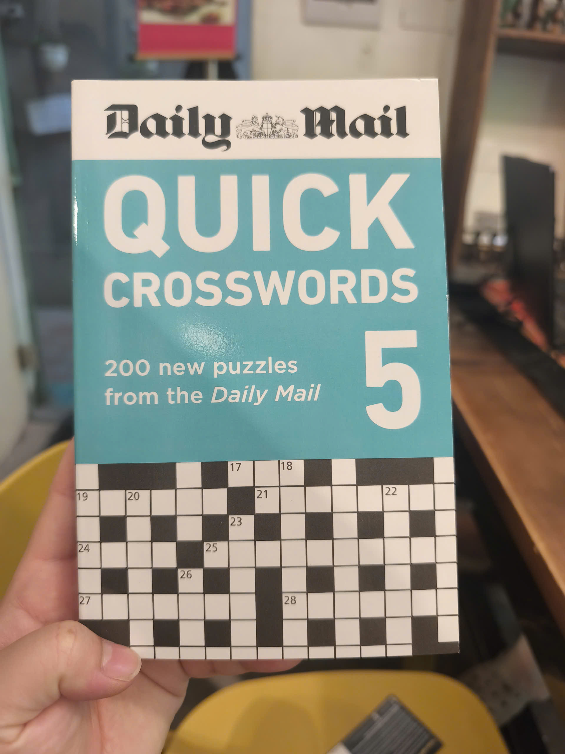 Sách - Quick Crosswords 5 | Games / Ngoại văn Nhập khẩu UK / Trò chơi ô chữ giải trí