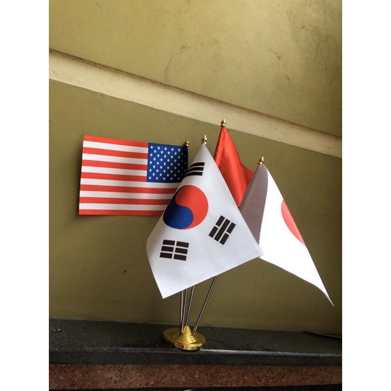Cờ để bàn đế cắm 4
