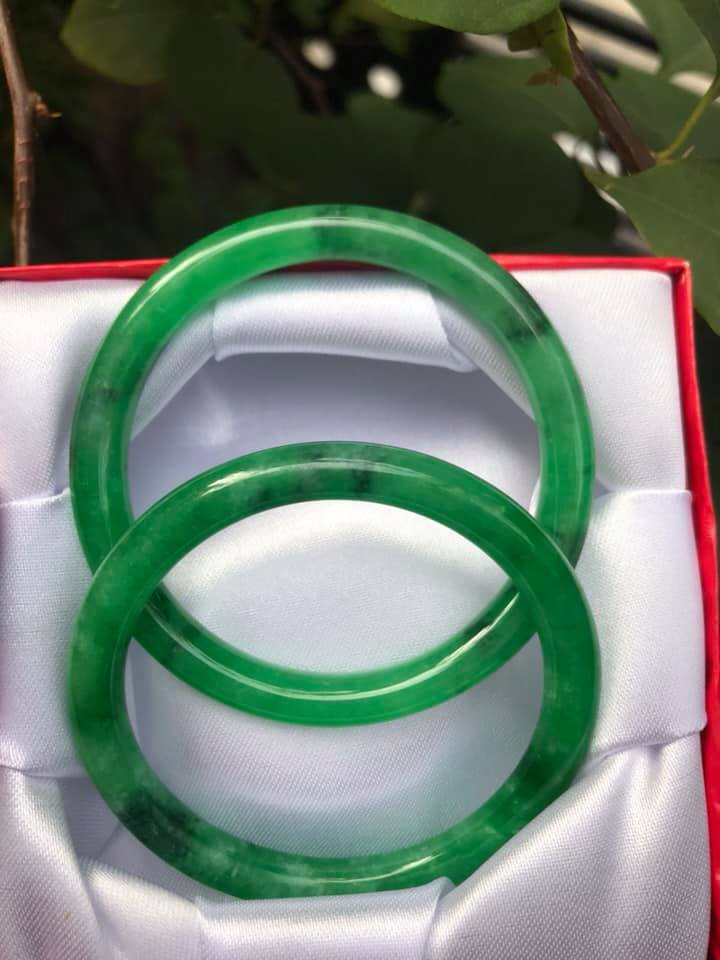 CẶP VÒNG TRÒN NGỌC 48mm x Dầy 6MM MÀU XANH NGỌC ĐẬM VÂN SƠN THUỶ ĐẸP NỮ Mệnh Mộc Hoả Thủy 35kg - 48kg Chất liệu đá cẩm thạch