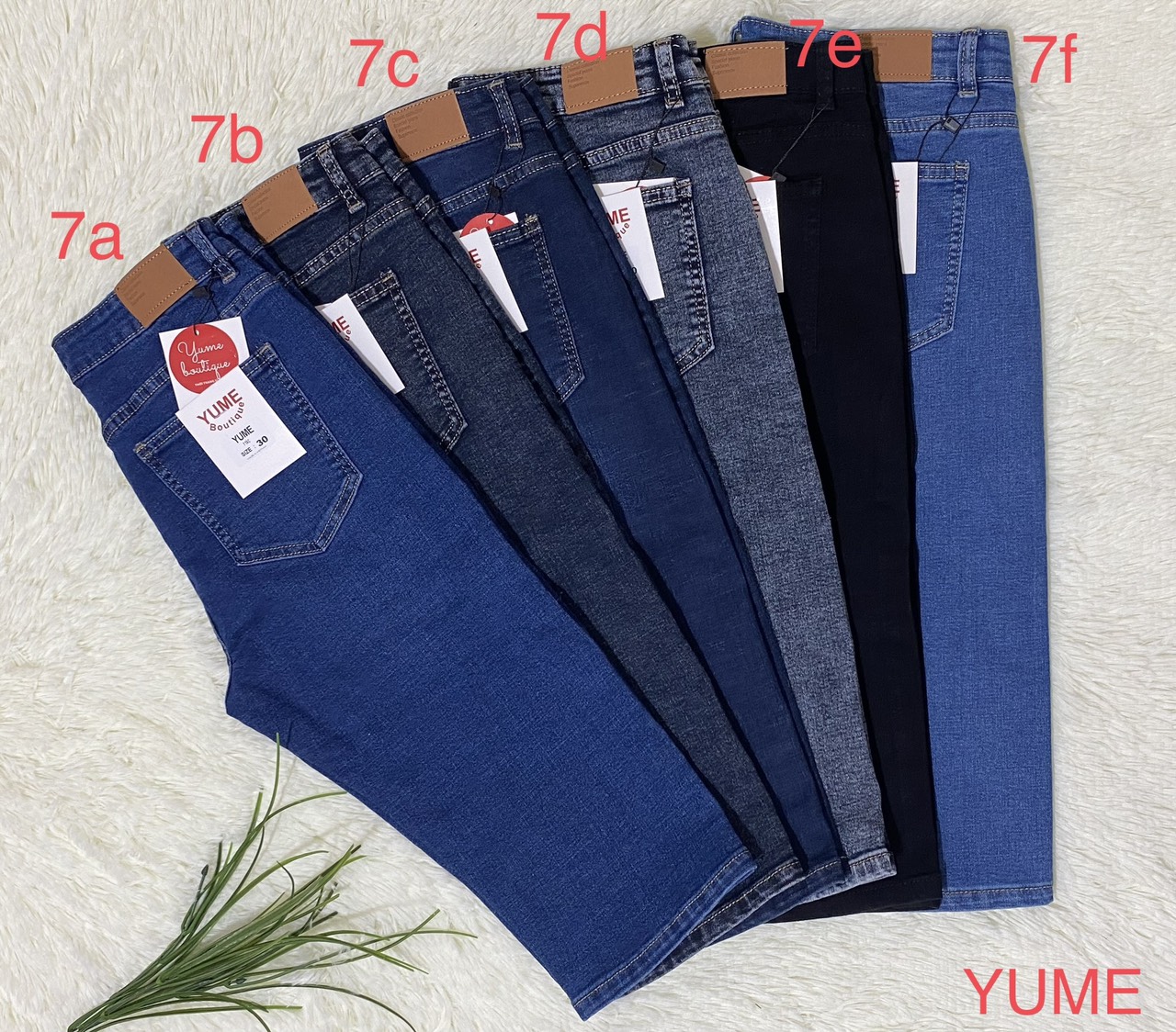 Quần jean ngố 7 tất có size 26-44. Vải dày và co giãn. Đặt biệt không bay màu và phai màu theo thời gian.