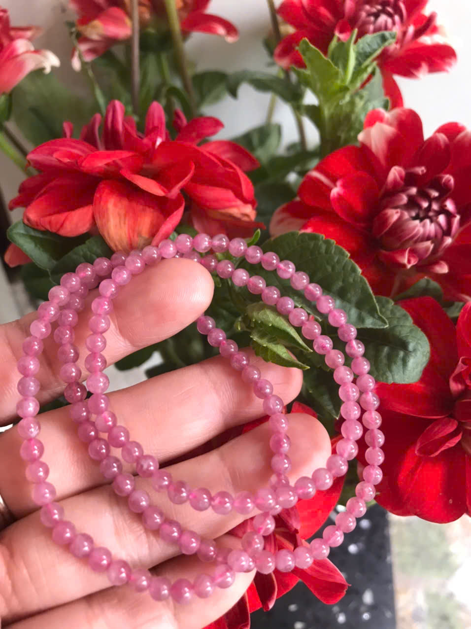 Chiếc Vòng Tay Chuỗi Quấn 3 Vòng Đá Tourmaline Hồng Tự Nhiên Đẹp Size hạt 4mm Nữ mệnh Hỏa và mệnh Thổ đeo xinh tay may mắn ạ