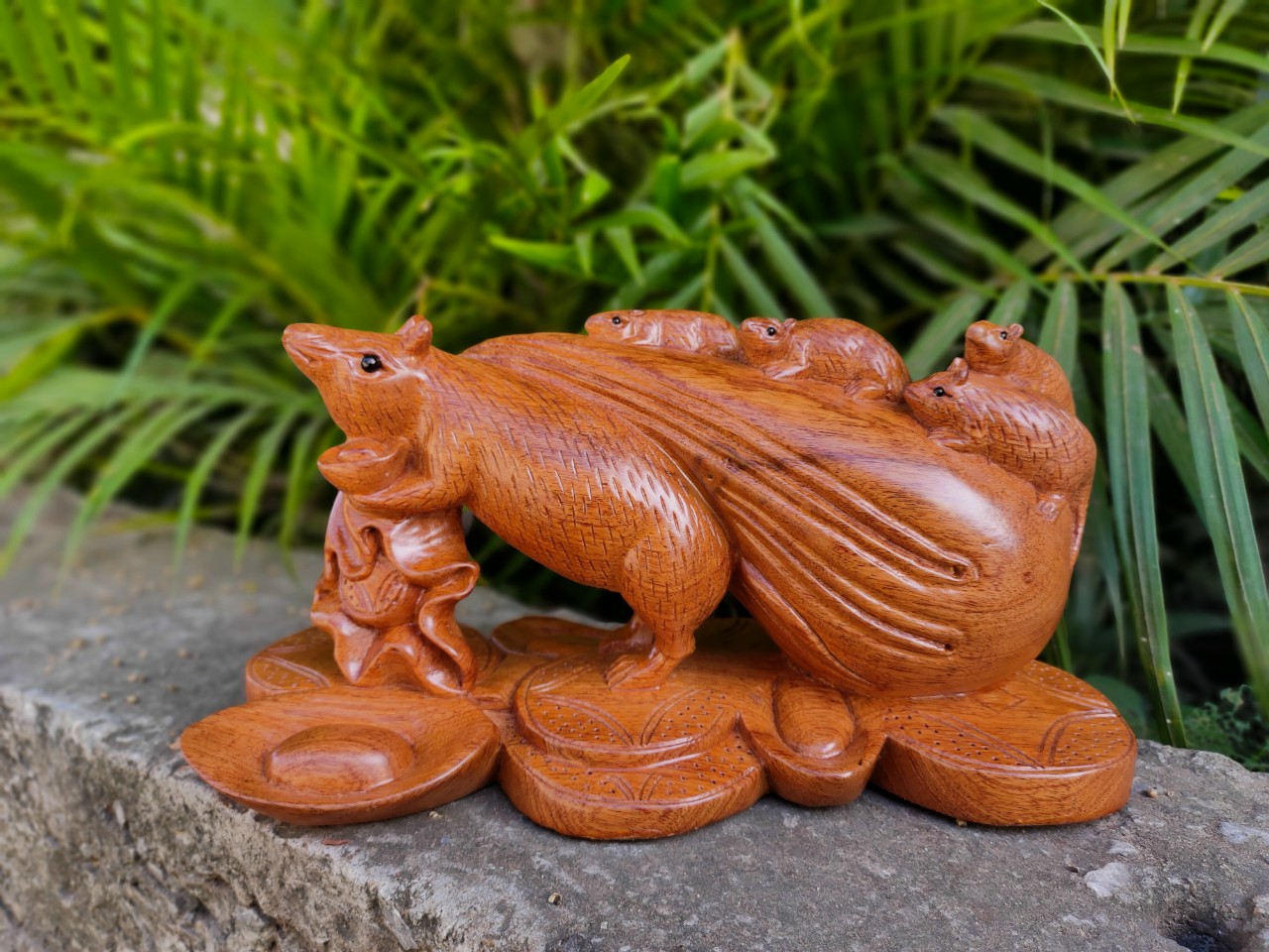 Tượng con chuột bằng gỗ hương đá kt 20×15×12.5cm
