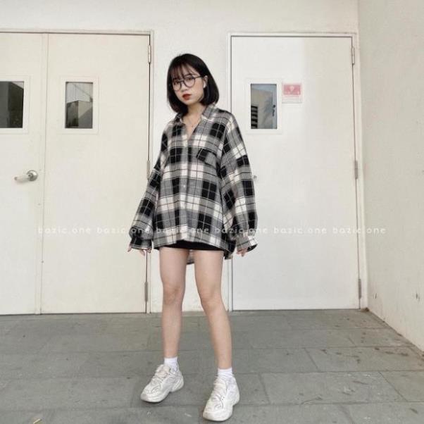 Áo sơ mi caro tay phồng siêu rộng, áo somi caro form rộng tay phồng + VIDEO, Áo Sơ Mi Tay Dài Form Rộng Họa Tiết Sọc Caro Trắng Đen Phong Cách Hàn Quốc Có 2 Màu