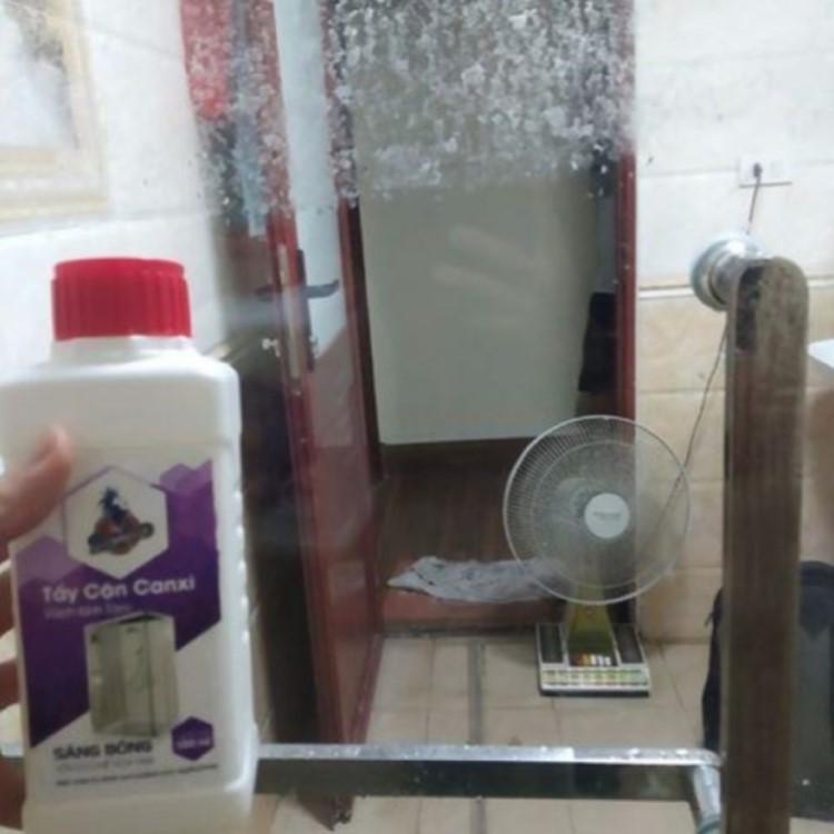 Tẩy Cặn Canxi Ố Loang Trên Vách Kính Tắm Sabo-K Chai 1 lít