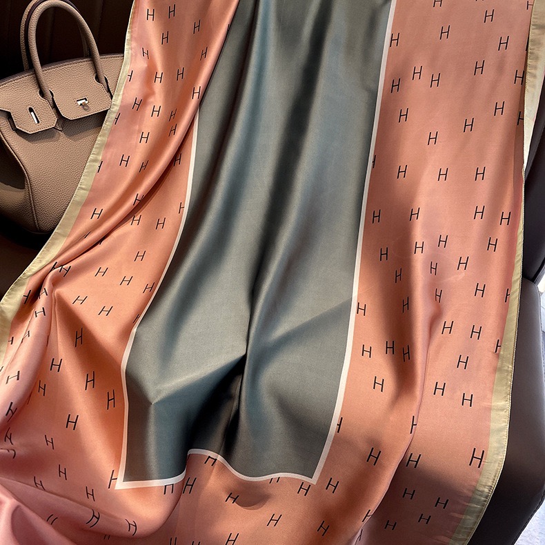 KHĂN CHOÀNG LỤA DÁNG DÀI CỰC SANG PHONG CÁCH TÂY ÂU SANG XỊN MỊN MÃ 07