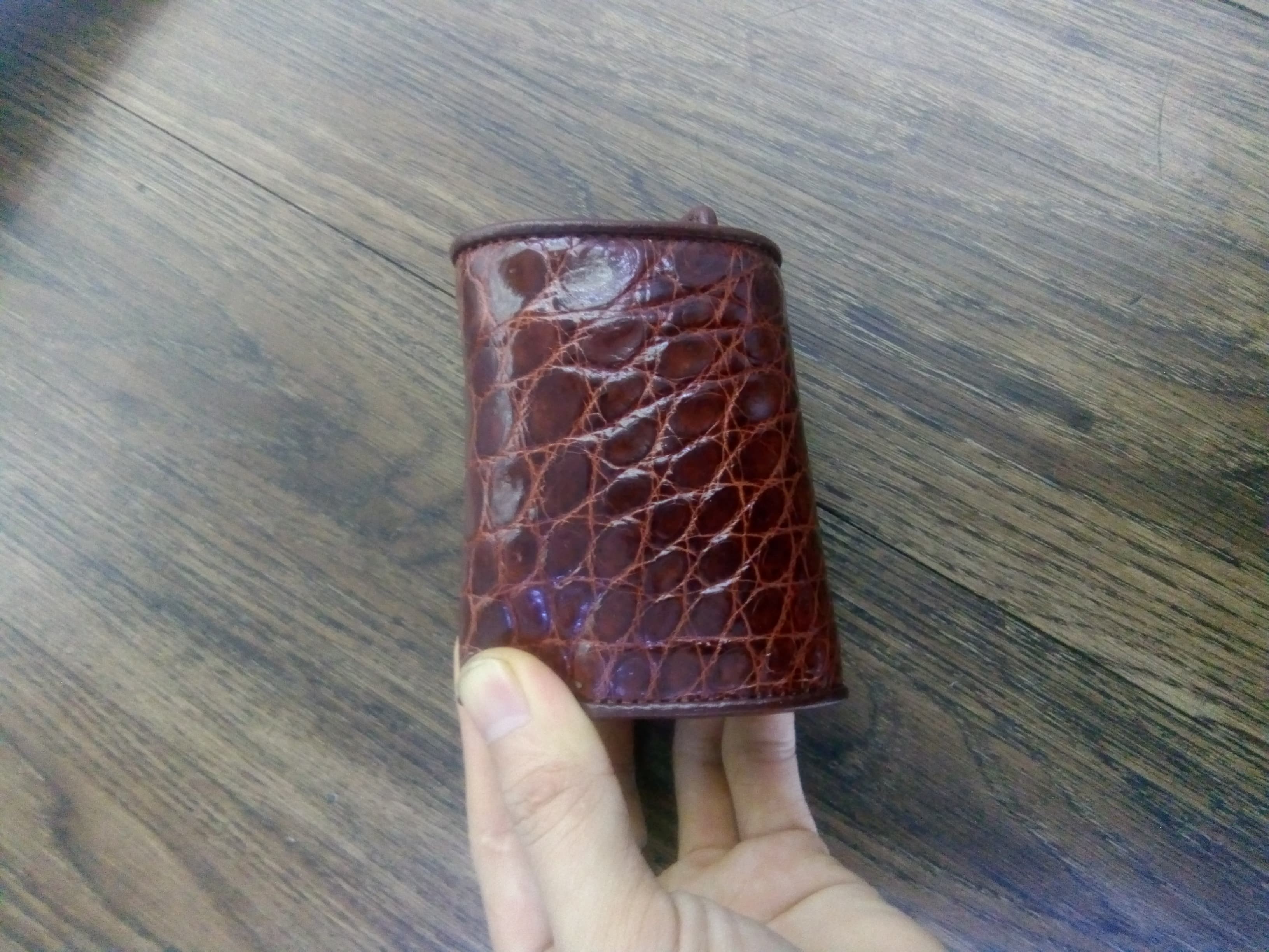 Bóp ví nam da cá sấu gai bụng