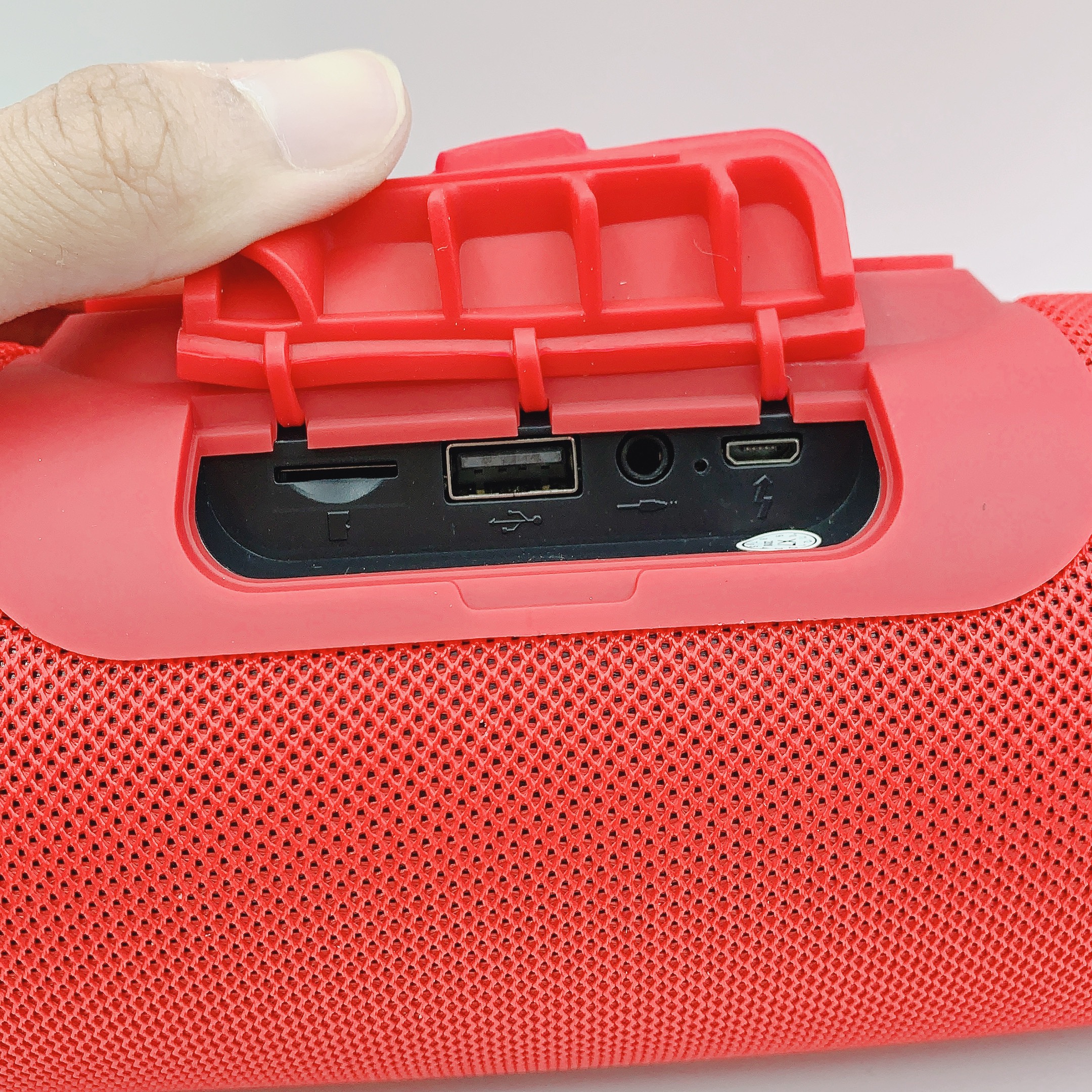 Loa Bluetooth Nghe Nhạc Cầm Tay Không Dây, Vỏ Nhôm Nghe Nhạc Hay, Âm Thanh Chất Lượng, Hỗ Trợ Kết Nối Bluetooth 4.0, Thẻ Nhớ, Đài FM, USB