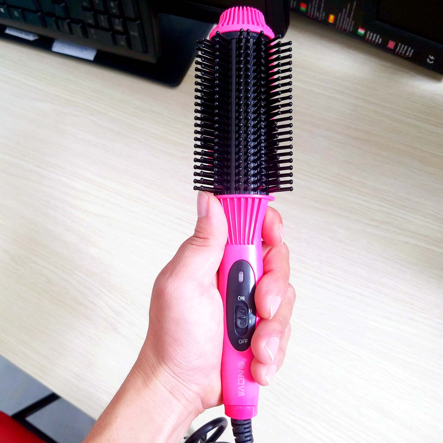Lược uốn tóc 8810 - Lược Điện Tạo Kiểu Tóc Đa Năng Cao Cấp No/va NHC-8810, Uốn Cụp - Uốn Xoăn - Dập Xù Phồng