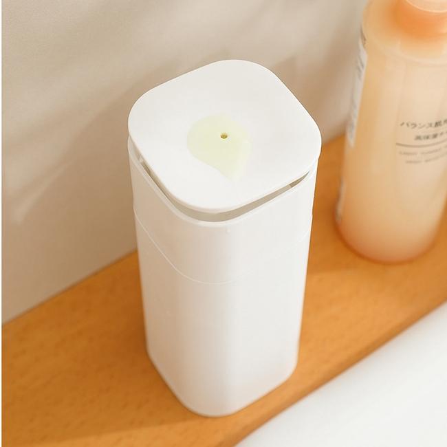 Chai đựng nước rửa tay nắp ấn tiện lợi