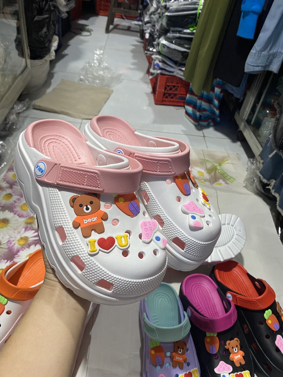 DÉP SỤC NHỰA ĐẾ CAO NỮ 6 MÀU ĐẸP KÈM 6 STICK SIZE 36-40