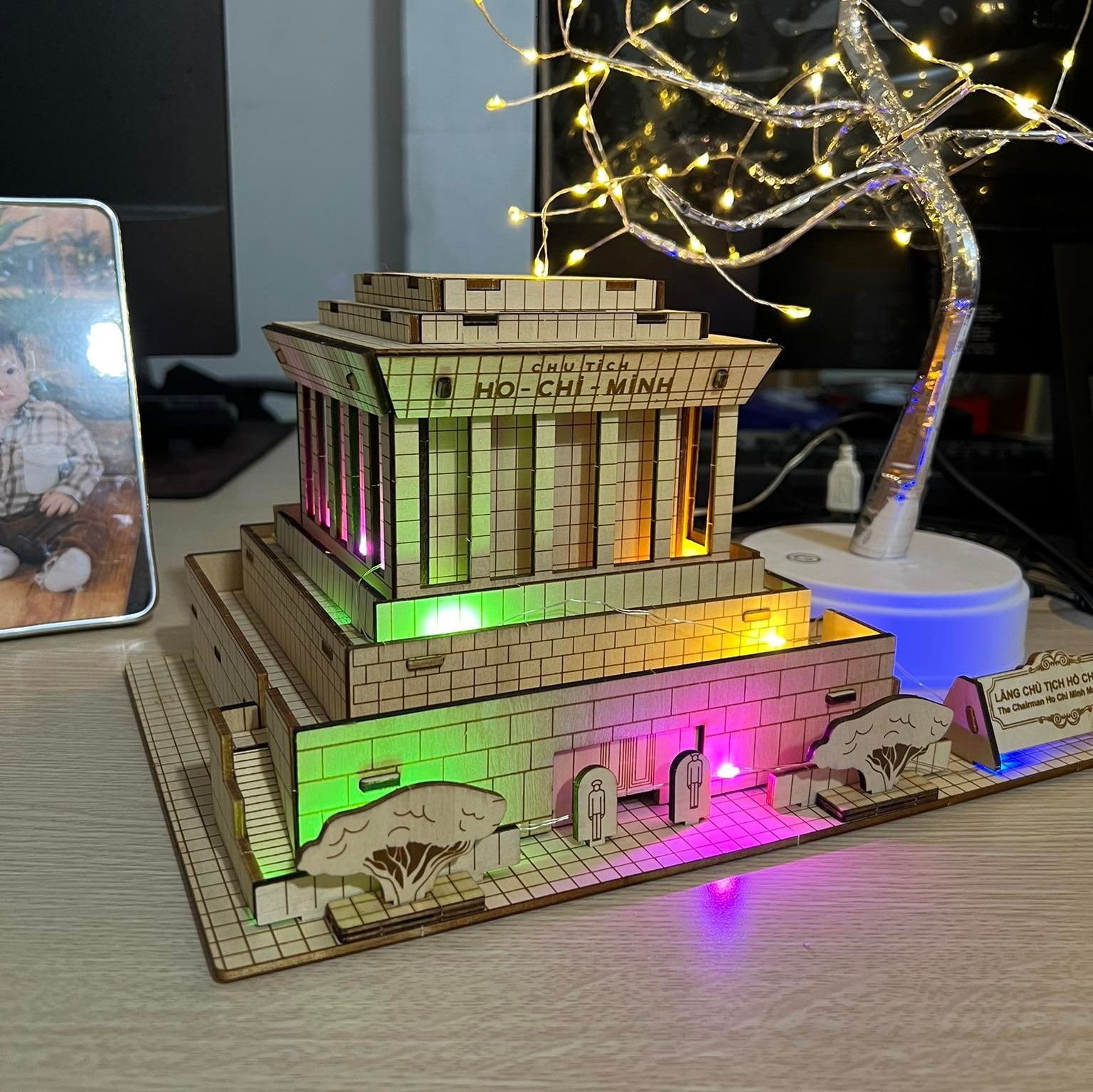 Đồ chơi lắp ráp gỗ 3D Mô hình Lăng Chủ tịch Hồ Chí Minh - Mô hình Lăng Bác Hồ - Tặng kèm Đèn LED