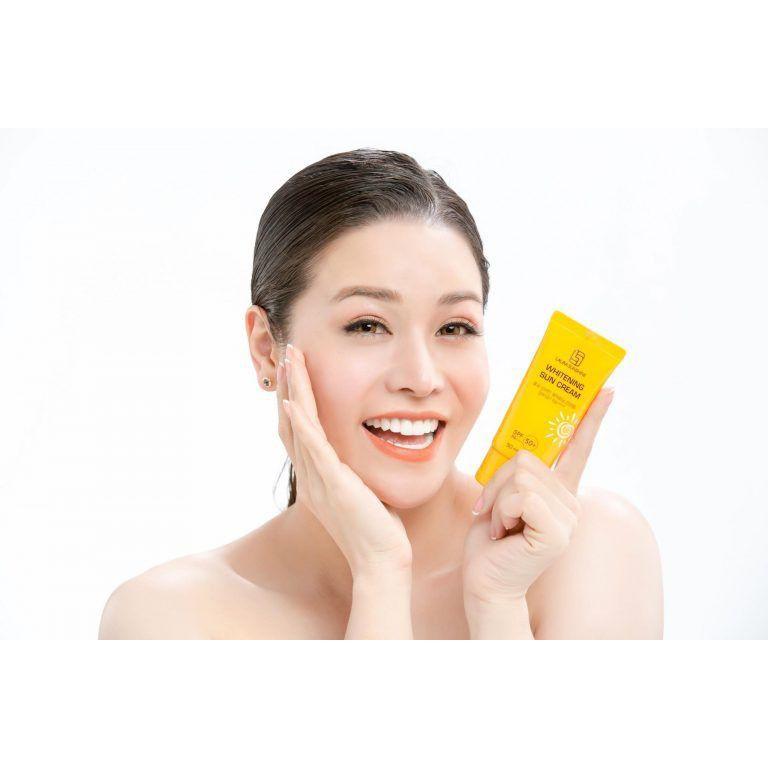 Kem chống nắng dưỡng da mặt SPF 50+ Pa++++ 50ml - Whitening Sun Cream - Laura Sunshine