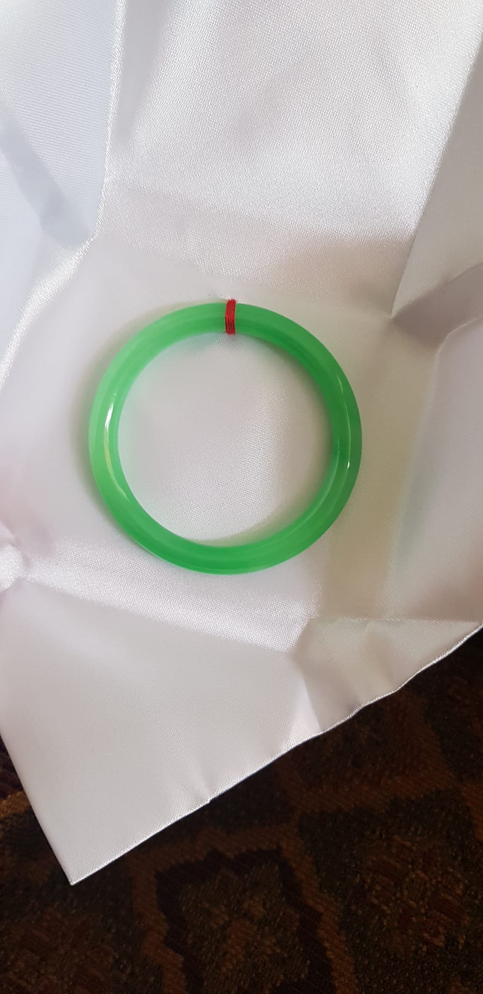 Vòng cẩm thạch Mới Lý 51mm x 7mm Vòng màu xanh tươi đều bóng đẹp nữ mệnh Mộc mệnh Hỏa mệnh Thủy ạ Nữ 50kg - 54kg đeo đẹp