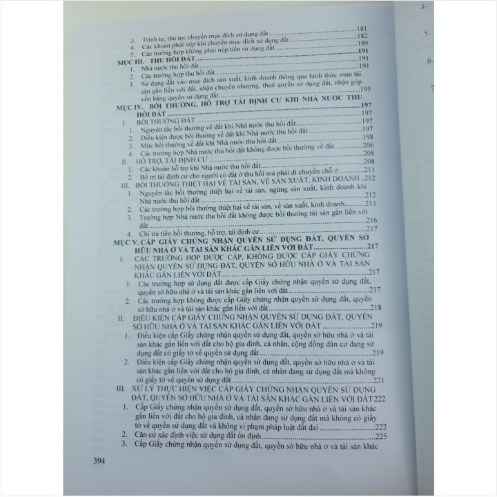 Sách Cẩm Nang Pháp Luật Về Môi Giới Và Đầu Tư Kinh Doanh Bất Động Sản - V1675T