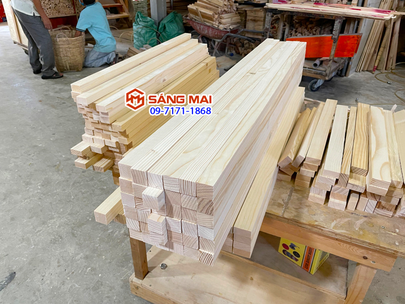 Thanh gỗ thông vuông 3cm x 3cm x dài 80cm + láng mịn 4 mặt