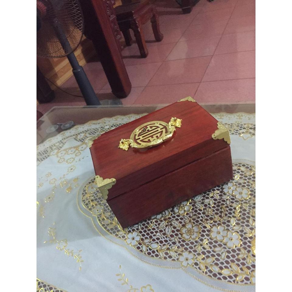 Hộp đựng trang sức- mỹ phẩm bằng gỗ hương