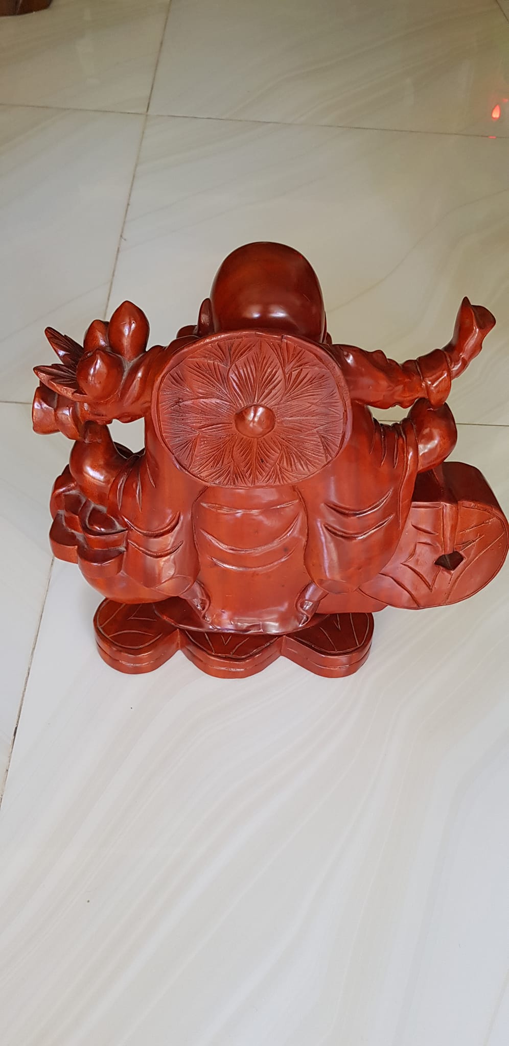 Tượng Phật Di Lặc Gỗ Đứng Tượng Phật Di Lặc Gỗ Đứng Gánh Tiền Size Cao 39cm x Ngang 39cm x Sâu 16cm Anh chị trưng: trong nhà, công ty, cửa hàng, trên bàn thờ Thần Tài tốt, may mắn tài lộc ạ