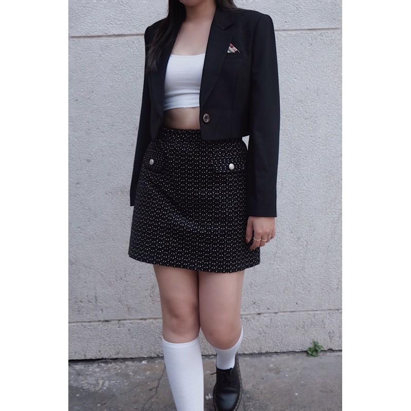 Áo vest blazer màu đen có độn vai, dáng ngắn - Levi Crop Black Blazer - OLALASTUDIO