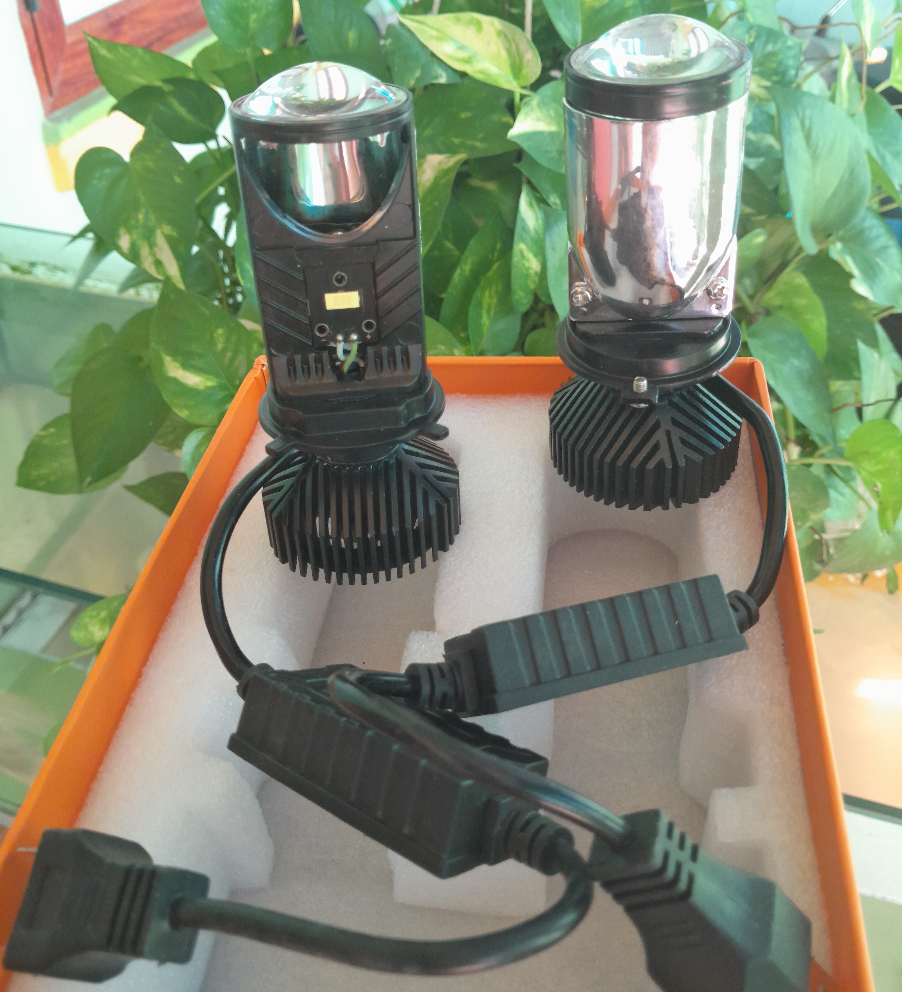 1 CÁI ĐÈN PHA LED Y9 SIÊU SÁNG LẮP XE MÁY ÔTÔ XE ĐIỆN MẪU MỚI CHẤT LƯỢNG