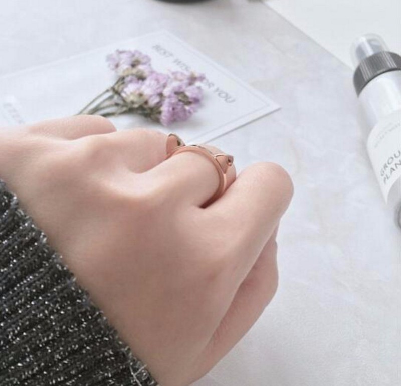 Nhẫn Tai Mèo Ti Tan Không Đen TT 0647