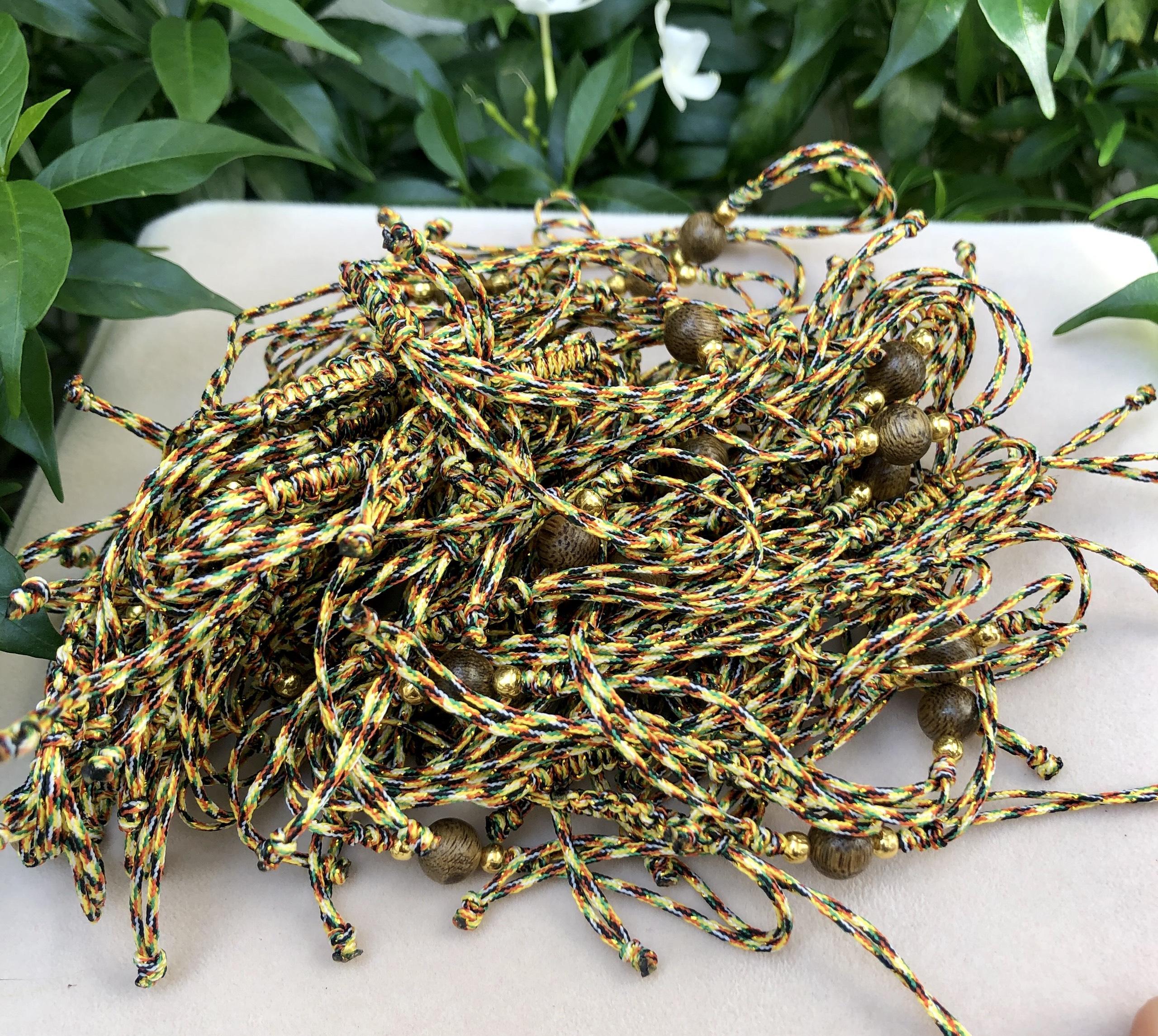 VÒNG CHỈ NGŨ SẮC 1 HẠT TRẦM MIX CHARM MẠ VÀNG 10K