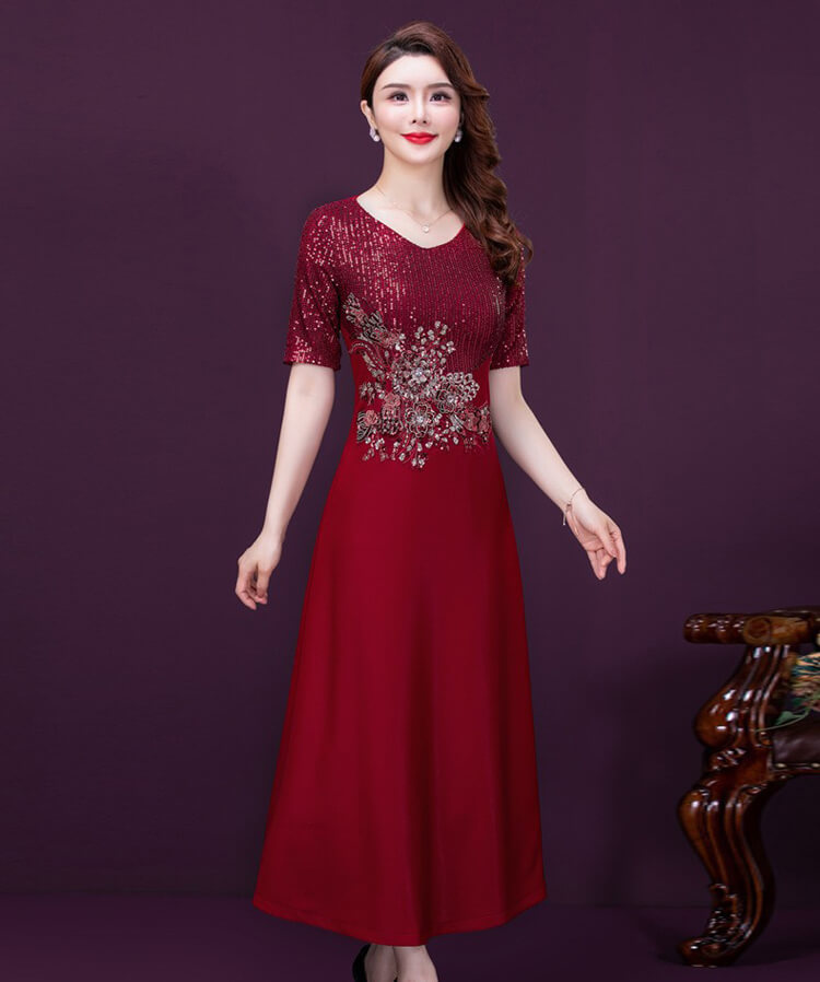 Đầm quý bà kết cườm hoa