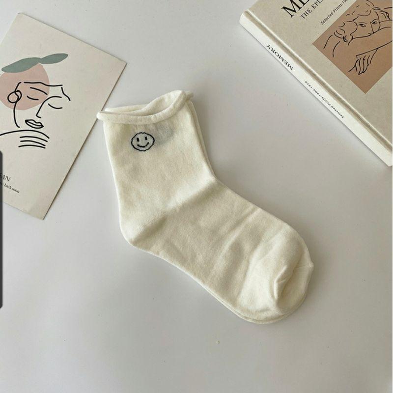 Áo thun trắng croptop