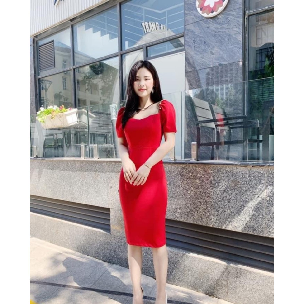 Đầm Ôm Body Xếp Ly Đỏ Hoa Hồng Tay Phồng Kết Ngọc Trai Mei Dress